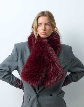 ASOS DESIGN ASOS DESIGN mixed faux fur pull-through scarf in burgundy-Red