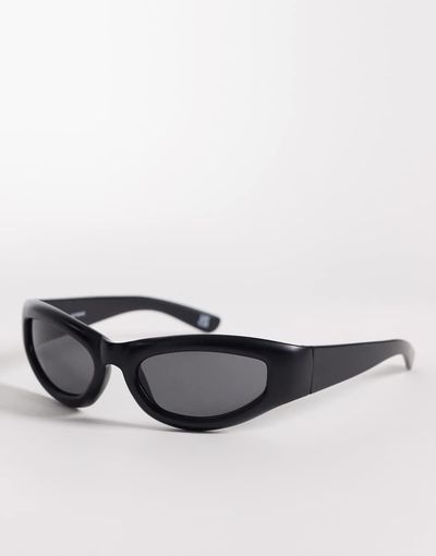 ASOS DESIGN ASOS DESIGN moulded sunglasses in black frame with black lens