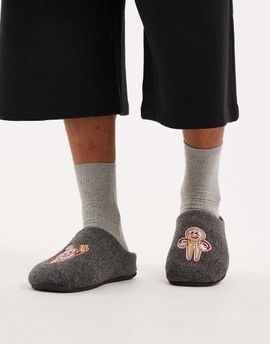 ASOS DESIGN ASOS DESIGN mule slipper in gray felt with golf graphic-Black