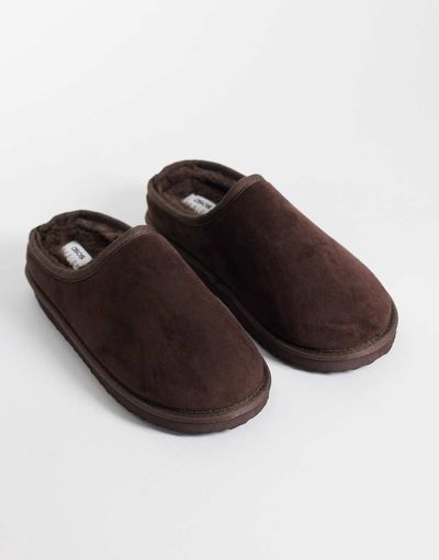 ASOS DESIGN ASOS DESIGN mule slippers in brown microfibre with faux fur lining