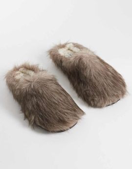 ASOS DESIGN ASOS DESIGN mule slippers in light brown faux fur
