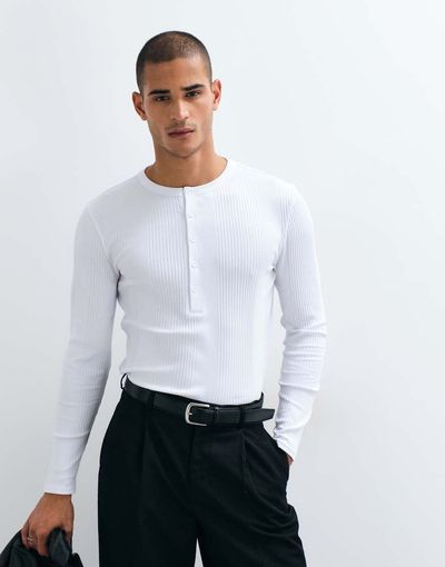 ASOS DESIGN ASOS DESIGN muscle fit long sleeve henley t-shirt in white smart rib