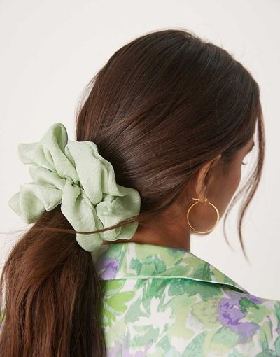 ASOS DESIGN ASOS DESIGN oversized scrunchie with textured satin in sage-Green