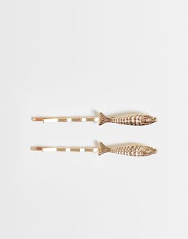 ASOS DESIGN ASOS DESIGN pack of 2 hair clips with fish design in gold tone