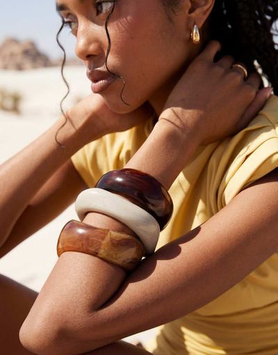 ASOS DESIGN ASOS DESIGN pack of 3 resin bangles in amber and brown-Multi