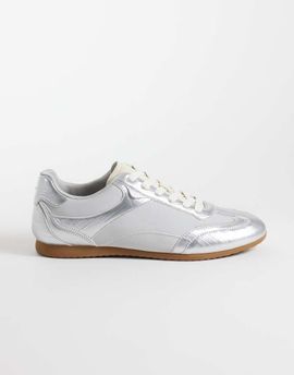 ASOS DESIGN ASOS DESIGN paneled retro sneakers in silver-Blue