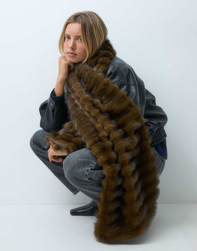ASOS DESIGN ASOS DESIGN pelted faux fur scarf in chocolate-Brown