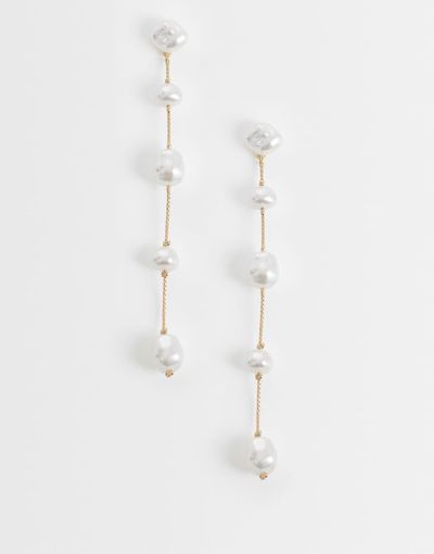 ASOS DESIGN ASOS DESIGN pendant earring with faux freshwater drops in gold tone-White