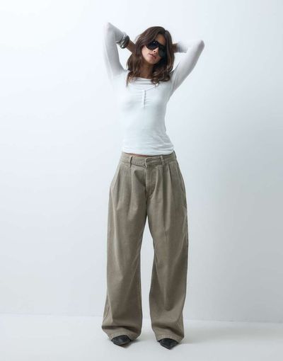 ASOS DESIGN ASOS DESIGN pleat front horseshoe jeans in stone-Brown