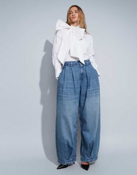 ASOS DESIGN ASOS DESIGN pleated detailing balloon jeans in light wash-Blue
