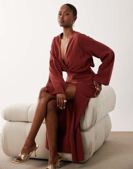 ASOS DESIGN ASOS DESIGN plunge neck maxi dress with wide cuffs and side slit in red