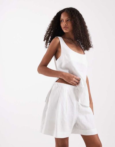 ASOS DESIGN ASOS DESIGN pull on linen shorts in white