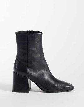 ASOS DESIGN ASOS DESIGN Raiden soft leather block heel ankle boots in black