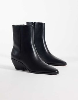 ASOS DESIGN ASOS DESIGN Raul heeled cowboy ankle boots in black