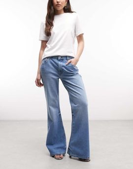 ASOS DESIGN ASOS DESIGN relaxed flare jeans in light midwash-Blue