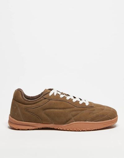 ASOS DESIGN ASOS DESIGN retro sneakers in brown with gum soles-Neutral