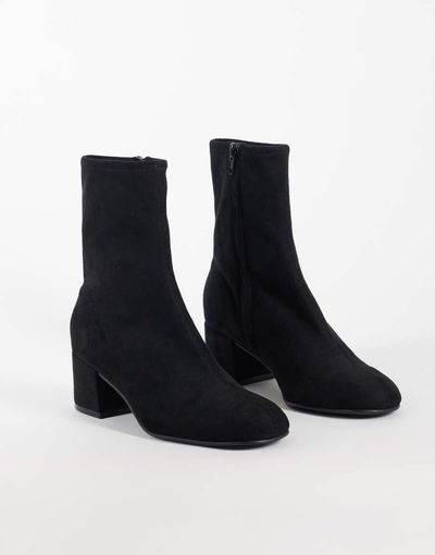 ASOS DESIGN ASOS DESIGN Ronan block heel ankle boots in black suedette