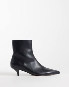 ASOS DESIGN ASOS DESIGN Rosia kitten heel ankle boots in black