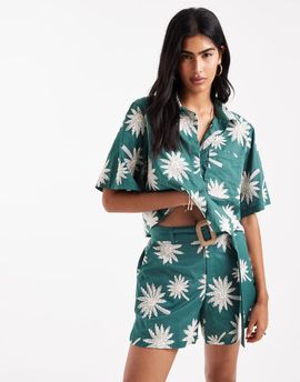 ASOS DESIGN ASOS DESIGN runner shorts with embroidery and belt detail in green - part of a set