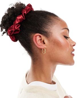 ASOS DESIGN ASOS DESIGN satin scrunchie in burgundy-Red