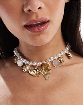 ASOS DESIGN ASOS DESIGN short necklace with faux pearl and charm detail-Gold