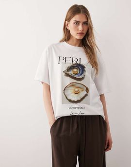 ASOS DESIGN ASOS DESIGN short sleeve oversized top with oyster graphic in white