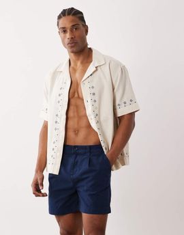 ASOS DESIGN ASOS DESIGN shorter length shorts in navy with pleat