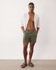 ASOS DESIGN ASOS DESIGN shorter length shorts with pleats in khaki green - 2