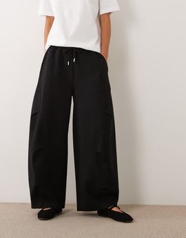 ASOS DESIGN ASOS DESIGN slim jogger with pleats set in black-Green