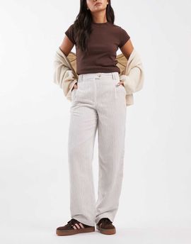 ASOS DESIGN ASOS DESIGN slim leg pants in cord in cream-White