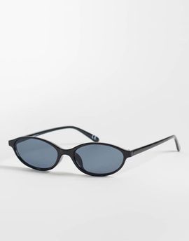ASOS DESIGN ASOS DESIGN slim oval sunglasses in shiny black with grad smoke lens