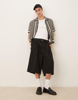 ASOS DESIGN ASOS DESIGN smart oversized bermuda pleated shorts with belt detail in black