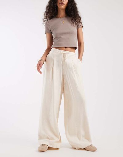ASOS DESIGN ASOS DESIGN soft texture wide leg pants in cream-White