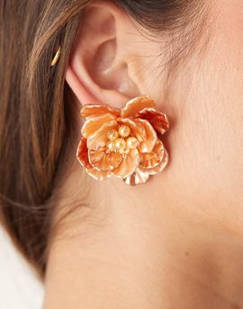 ASOS DESIGN ASOS DESIGN stud earrings with flower design in orange-pink
