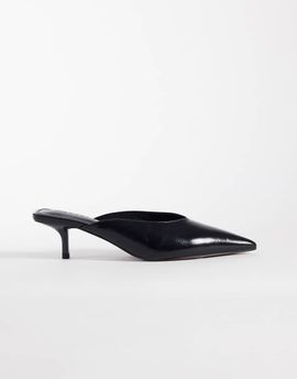 ASOS DESIGN ASOS DESIGN Surprise pointed kitten heeled mules in black