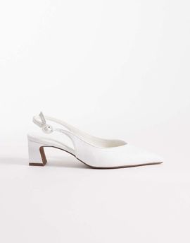 ASOS DESIGN ASOS DESIGN Swift slingback block heeled shoes in white raffia