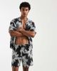 ASOS DESIGN ASOS DESIGN swim shorts in mid length with floral print in black - part of a set - 2