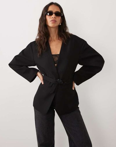 ASOS DESIGN ASOS DESIGN Tailored collarless nipped waist belted blazer in black