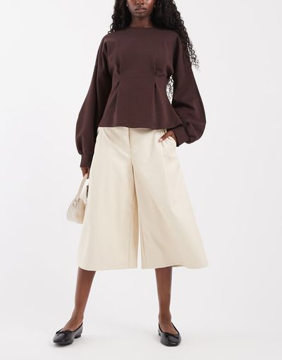 ASOS DESIGN ASOS DESIGN Tailored faux leather high waist culotte pants in cream-White