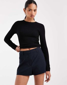 ASOS DESIGN ASOS DESIGN Tailored micro shorts in navy striped print