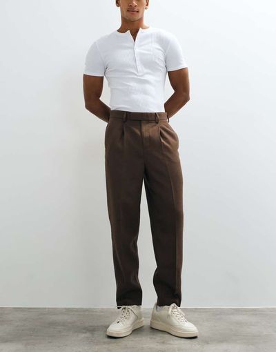 ASOS DESIGN ASOS DESIGN tailored pleated relaxed tapered pants in brown microtexture