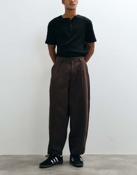 ASOS DESIGN ASOS DESIGN tailored pleated wide barrel leg pants in dark brown microtexture