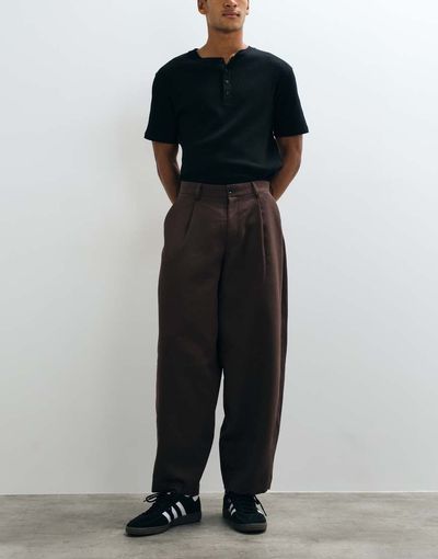 ASOS DESIGN ASOS DESIGN tailored pleated wide barrel leg pants in dark brown microtexture
