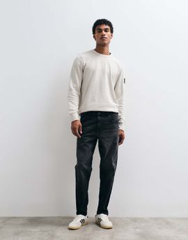ASOS DESIGN ASOS DESIGN tapered jeans in black wash with stretch