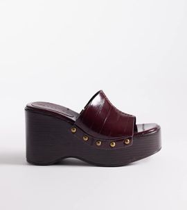 ASOS DESIGN ASOS DESIGN Tara eel effect wedges in burgundy-Red