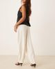 ASOS DESIGN ASOS DESIGN textured barrel leg pants in cream-White - 4