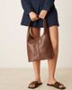 ASOS DESIGN ASOS DESIGN textured mid tote bag in chocolate-Brown - 2