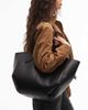 ASOS DESIGN ASOS DESIGN textured tote with pinched corners in black - 3