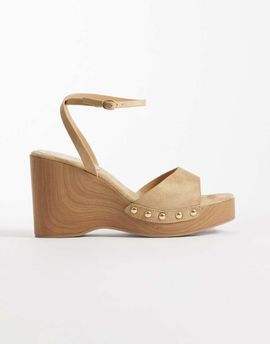 ASOS DESIGN ASOS DESIGN Thea wood effect wedges in sand suedette-Brown