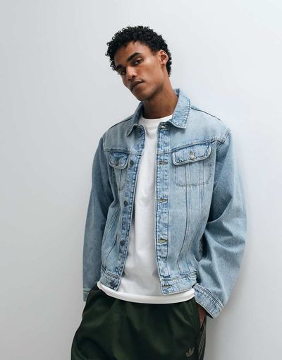 ASOS DESIGN ASOS DESIGN trucker denim jacket in light wash blue